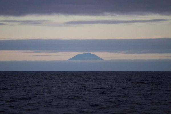 Tristan da Cunha a vízről nézve